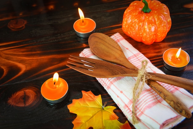 Halloween table setting decoration