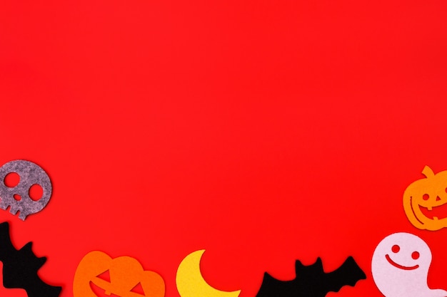 Halloween-vakantiedecoratie op rood