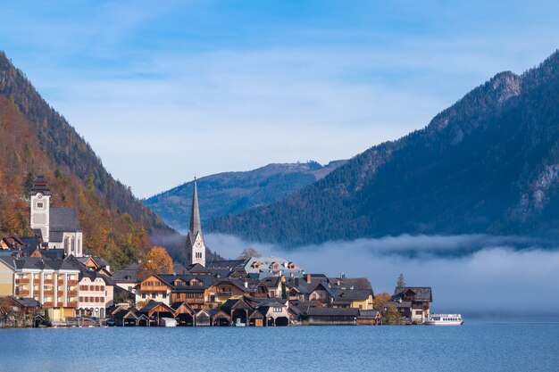 Hallstatt bergdorp klassiek ansichtkaartgezichtspunt Salzkammergut Oostenrijk