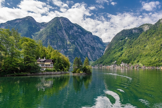 ザルツカンマーグートのHallstattersee