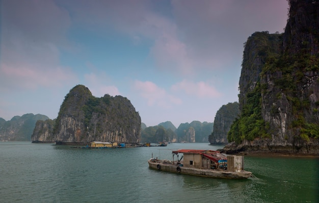 Halong Bay VietnamGenomen in januari