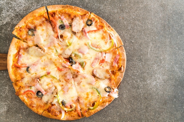 ham and sausage pizza