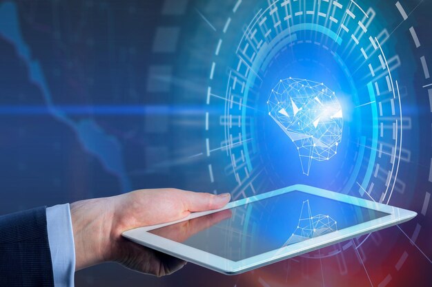 몰입형 뇌 인터페이스와 HUD가 배경에 있는 태블릿을 들고 있는 사업가의 손. AI의 개념. 톤 이미지