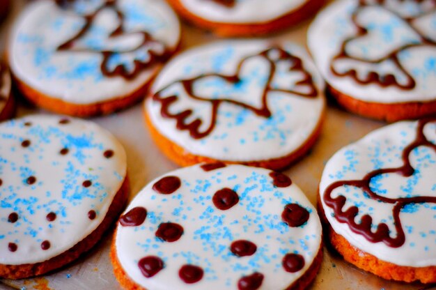 Foto biscotti di zucchero decorati a mano