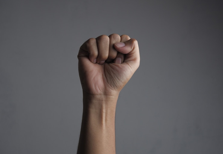Photo hand fist on the air
