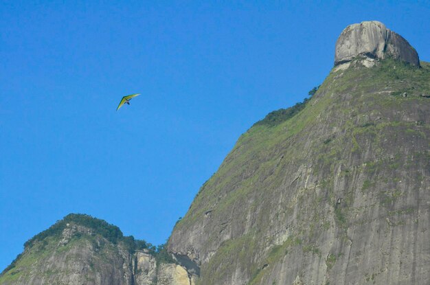 Hand-glinder and pedra da gavea