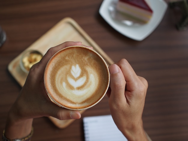 手持ちのコーヒー