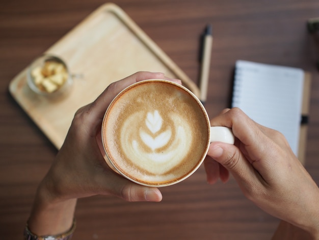 hand hold coffee