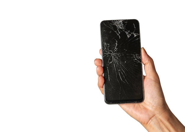 Passi la tenuta del touch screen rotto dello smart phone e del percorso di ritaglio isolato su fondo bianco.