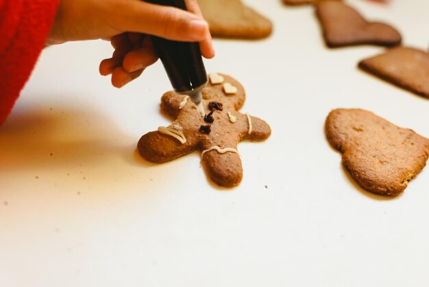 Photo hand holding cookies