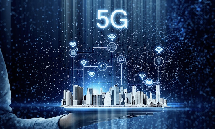 Photo hand holding digital touchpad with creative city and 5g internet network on starry night sky background web speed and abstract concept double exposure