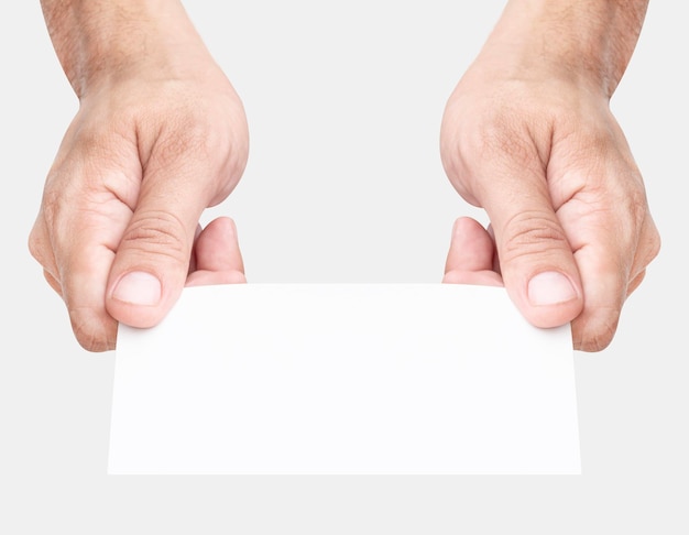 Hand houden witte kaart geïsoleerd op een witte achtergrond met uitknippad