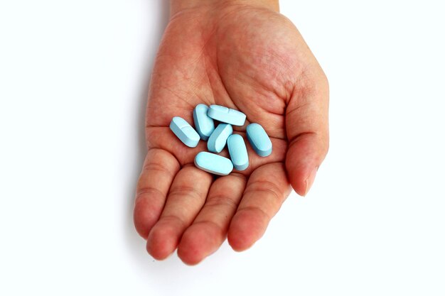Hand met PrEP-pillen Hiv-preventie