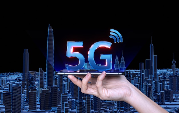 Foto hand met slimme telefoon met een 5g 3d-pictogram op de achtergrond van de stad kuala lumpur het concept van 5g-netwerk highspeed mobiel internet