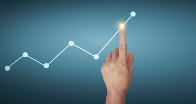 Foto grafici toccanti a mano dell'indicatore finanziario e grafico di analisi dell'economia di mercato contabile