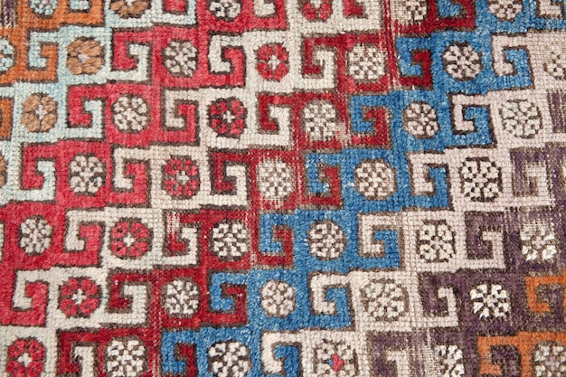手織りの装飾的なトルコ絨毯