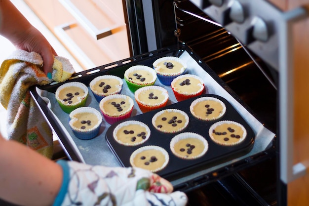 Handgemaakte cupcakes met chocoladeschilfers