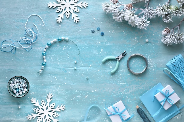 Handgemaakte sieraden maken voor kerstcadeau