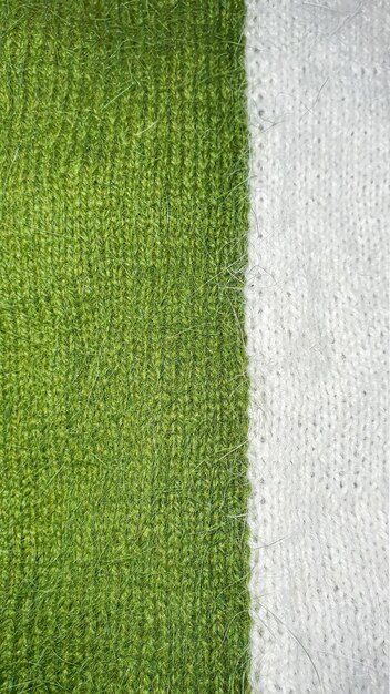 Handgemaakte trui Gebreide stof van nertsdraad Wit en olijfkleurig patroon