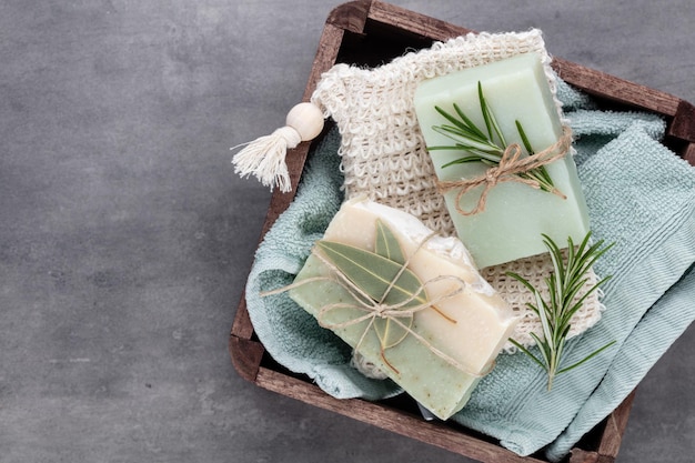 Photo handmade natural soap on pastel background