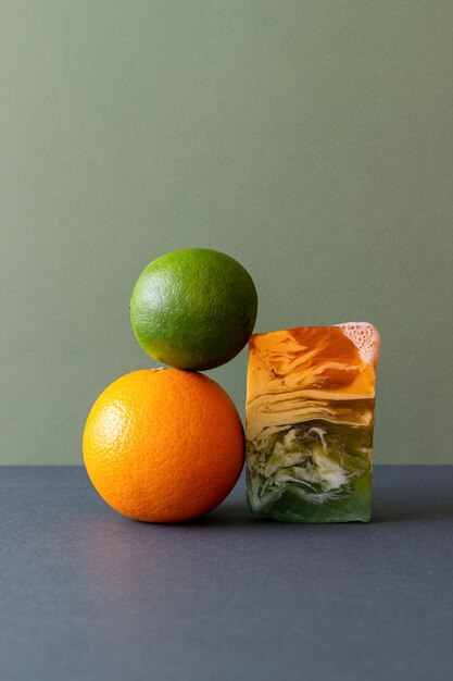 오렌지와 라임이 함유된 수제비누 천연화장품
