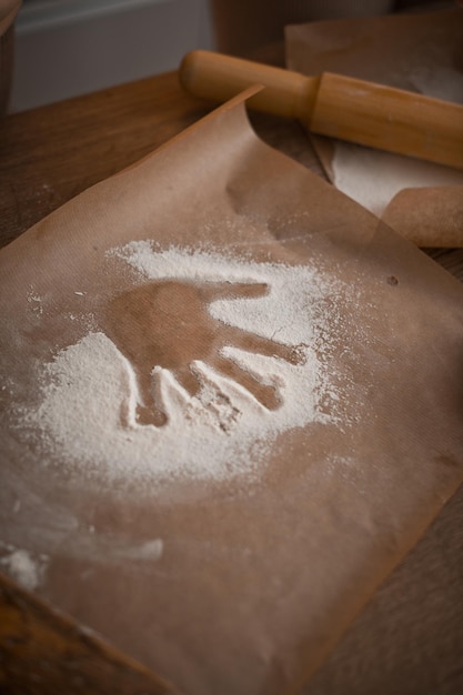 Hands and flour cooking 4327