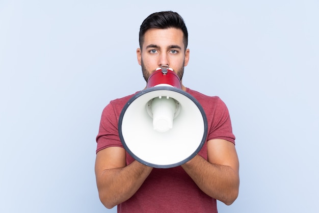 Bell'uomo sopra il muro