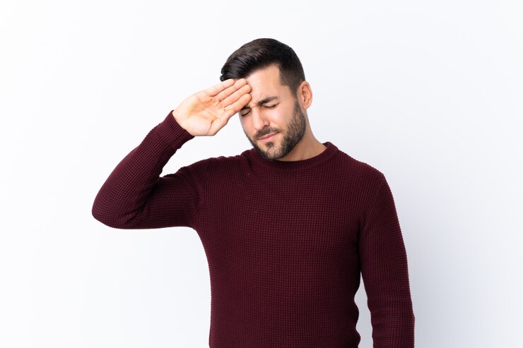 Photo handsome man over white wall