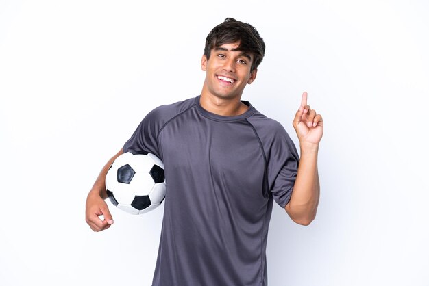 Bel giovane giocatore di football uomo isolato su sfondo bianco che mostra e alzando un dito in segno di meglio