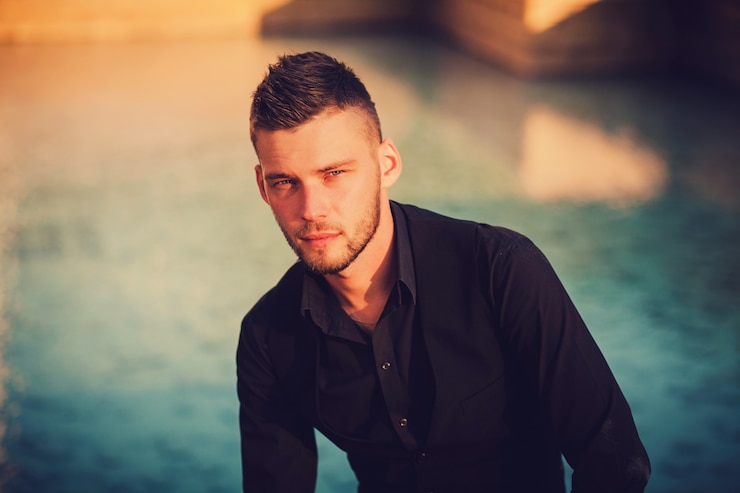 Photo  handsome young man