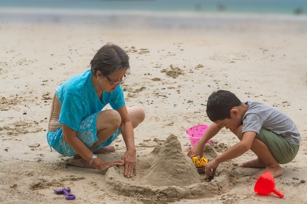 Happiness activity between 2 generations people.