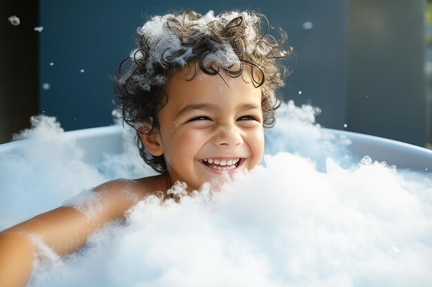 Photo happy boy bathing in the bathtub with a lot of foam