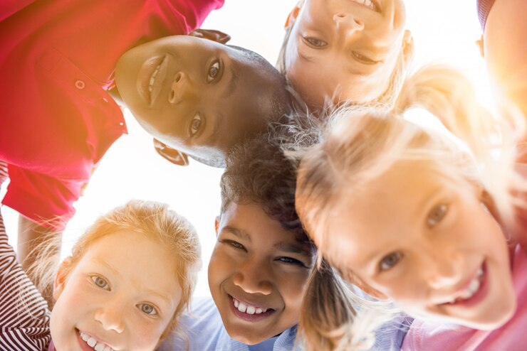 Photo happy children in circle