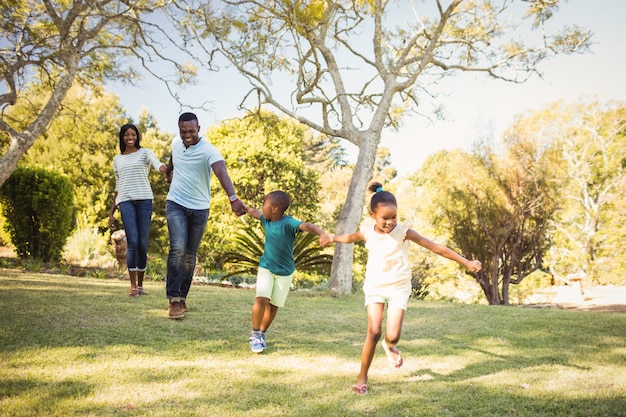 Photo happy family enjoying together