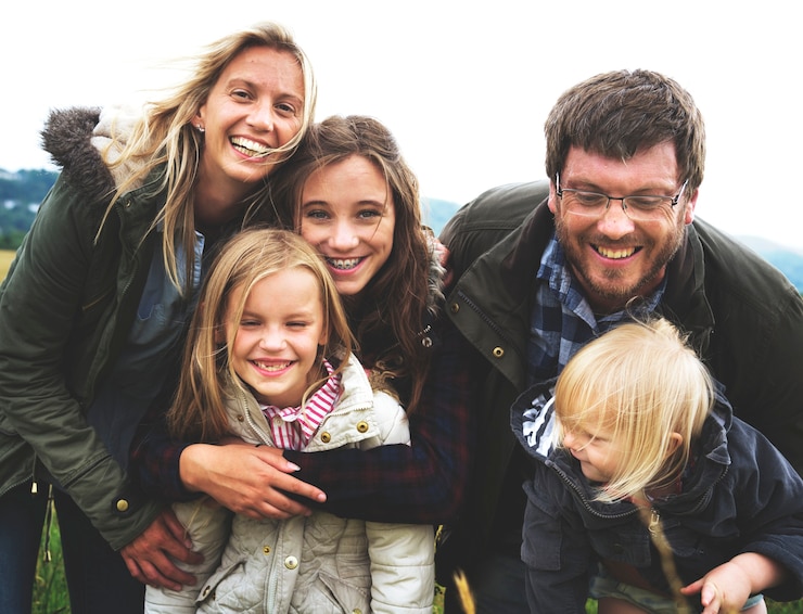 Photo happy family in the park