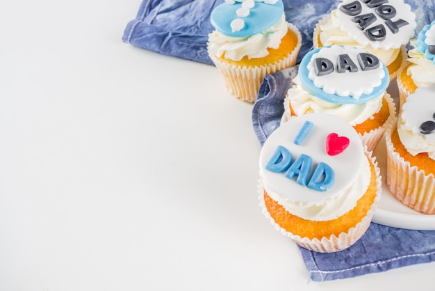 Happy Fathers Day with cupcakes