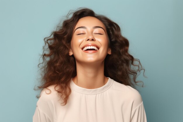 Photo happy self assured woman on isolated background