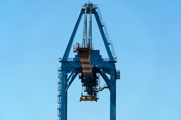 Harbour container crane operating