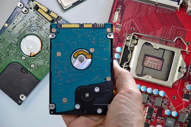 Hard disk drives are still widely used hard drive in hand