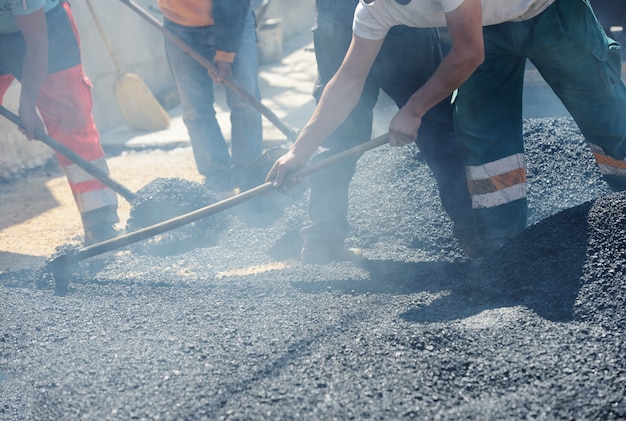 Hard werken op asfaltconstructie