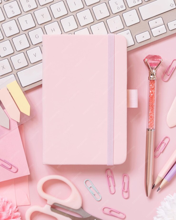 Premium Photo | Hardcover notebook pink school accessories and keyboard ...