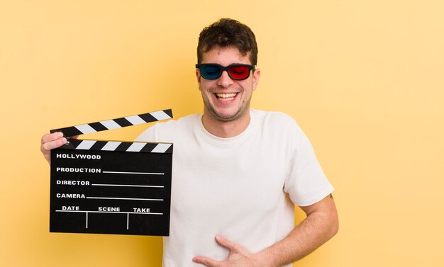 hardop lachen om een of andere hilarische grap