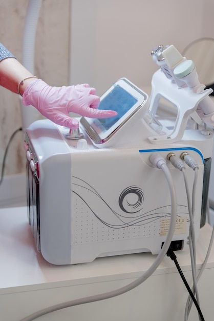 Hardware anti-aging procedure Radiofrequentie tillen in schoonheidssalon Schoonheidsmachine voor hydrodermabrasie en tillen