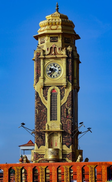 La famosa torre dell'orologio di haridwar immagine hd