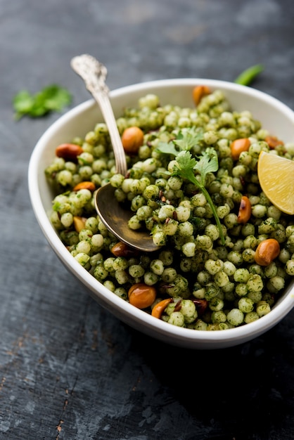 Hariyali sabudana khichdi is a delicious twist to the regular Sago khichadi made using cilantro , chillies and groundnuts