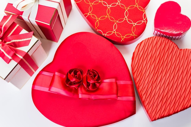 Hartvormige dozen met gastronomische chocolade voor Valentijnsdag.
