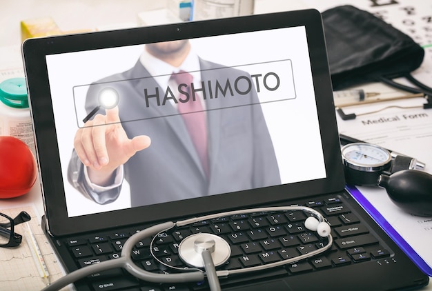 Hashimoto geschreven op het scherm van een computer