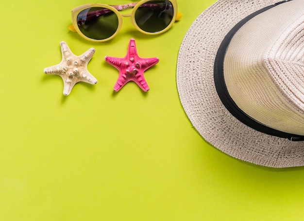 A hat with a starfish and a hat on it