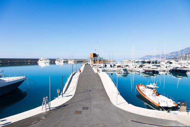 Haven van Cala del Forte gloednieuwe ultramoderne jachthaven eigendom van Monte Carlo