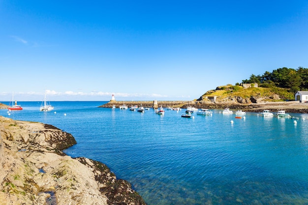 Haven van Sauzon in Frankrijk op het eiland Belle ile en Mer in de Morbihan